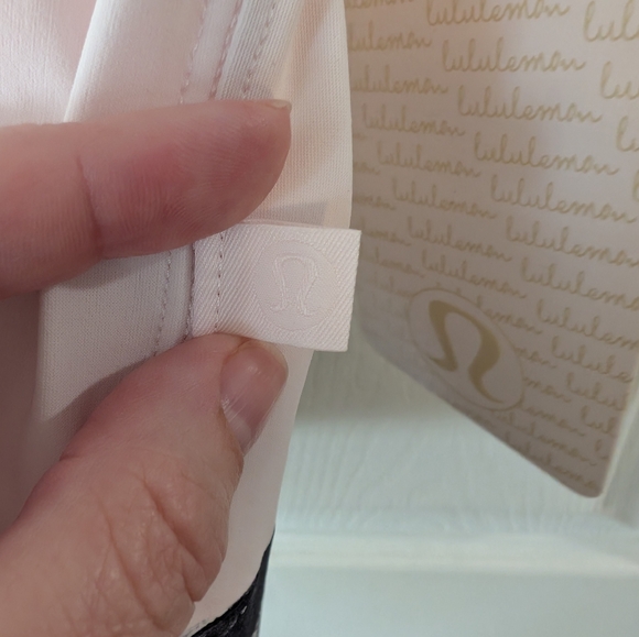 Lululemon Snapshot Tee NWOT - Picture 5 of 8